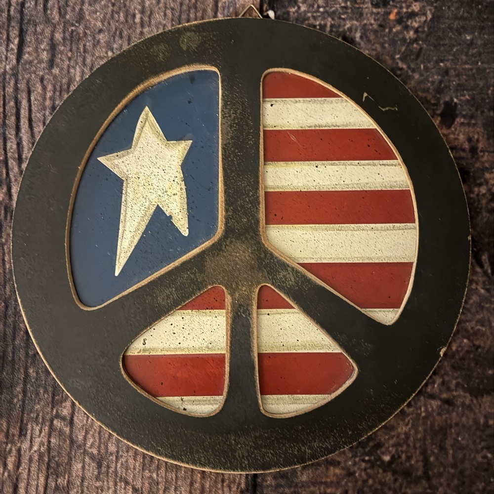 Patriotic Distressed Wooden Peace Sign Wall Decor (13.5”)